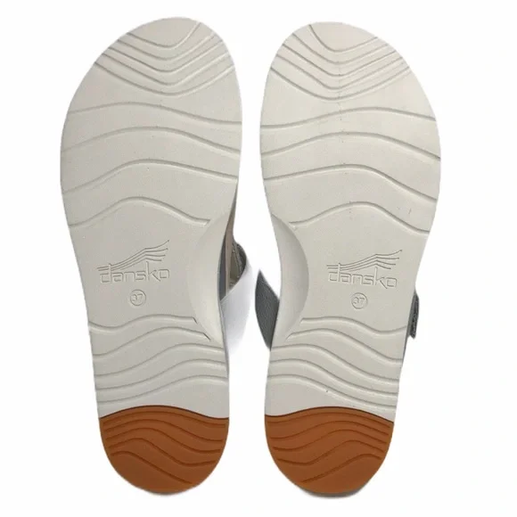 NWOT Dansko Leather CeCe Metallic Thong Sandals Size 7 - Picture 9 of 9